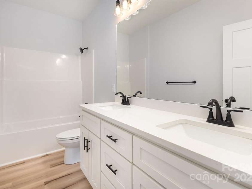 402 Walker Street, Kannapolis, NC 28081.  MLS# CAR4233592, YatesRealty ID 9143. 