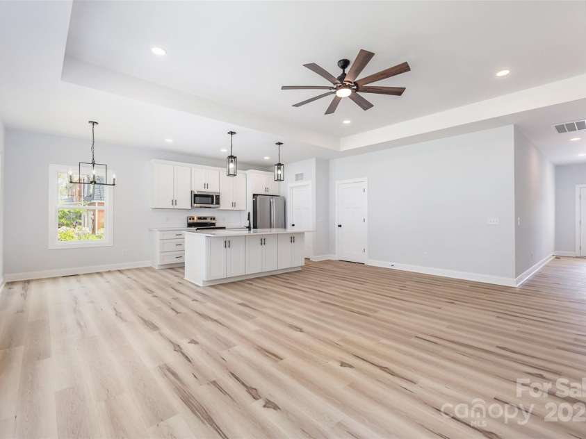 402 Walker Street, Kannapolis, NC 28081.  MLS# CAR4233592, YatesRealty ID 9143. 