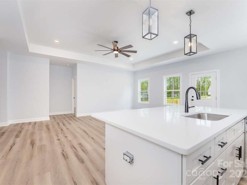 402 Walker Street, Kannapolis, NC 28081.  MLS# CAR4233592, YatesRealty ID 9143. 