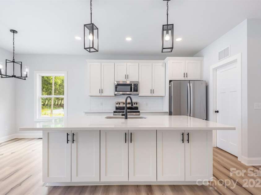 402 Walker Street, Kannapolis, NC 28081.  MLS# CAR4233592, YatesRealty ID 9143. 