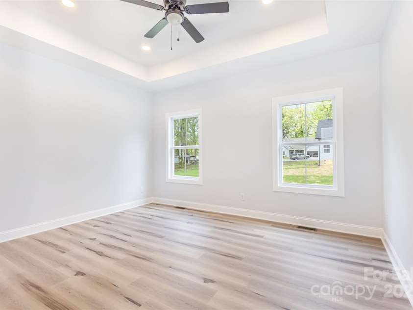 402 Walker Street, Kannapolis, NC 28081.  MLS# CAR4233592, YatesRealty ID 9143. 