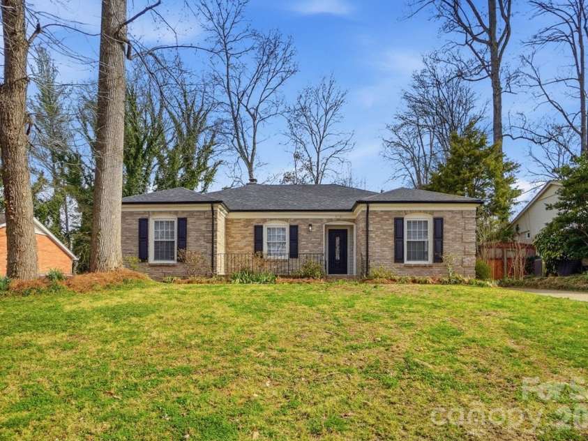 5236 Galway Drive, Charlotte, NC 28215.  MLS# CAR4354204, YatesRealty ID 9144. 