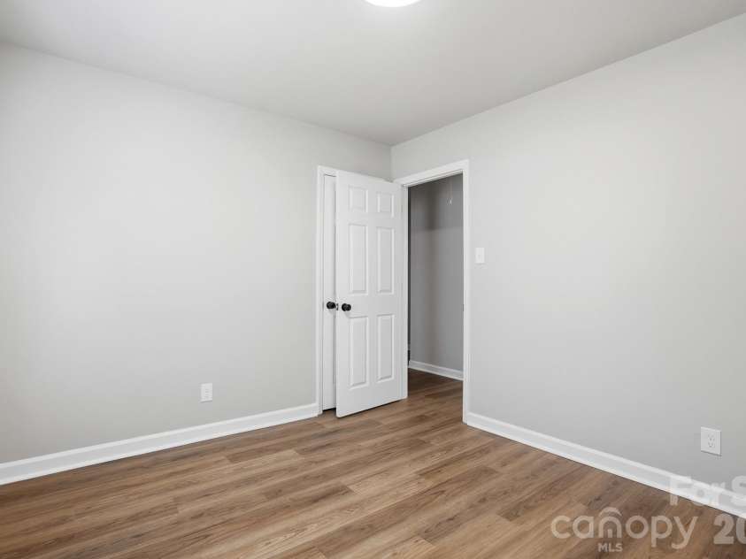 5236 Galway Drive, Charlotte, NC 28215.  MLS# CAR4354204, YatesRealty ID 9144. Bedroom 3