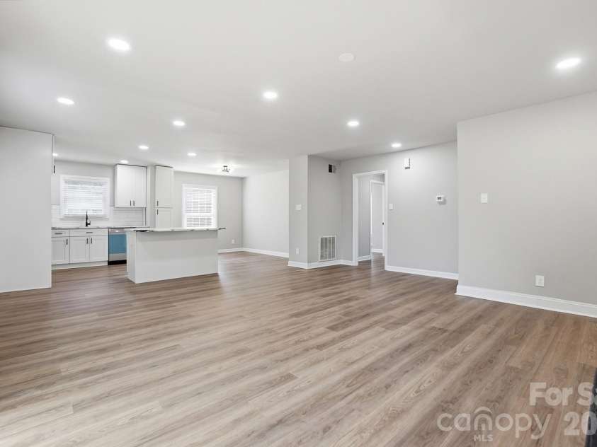 5236 Galway Drive, Charlotte, NC 28215.  MLS# CAR4354204, YatesRealty ID 9144. Great Room open to Kitchen and Dining Area