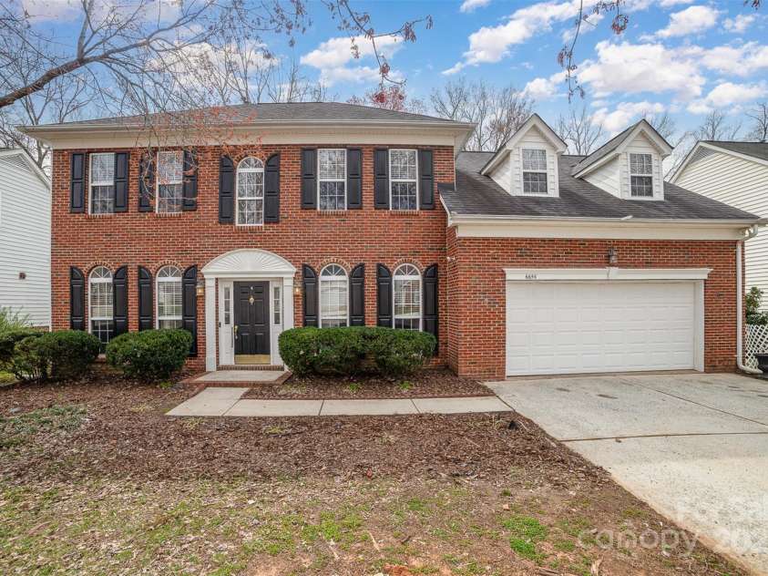 6654 Kingbird Court, Charlotte, NC 28215.  MLS# CAR4209188, YatesRealty ID 9144. 