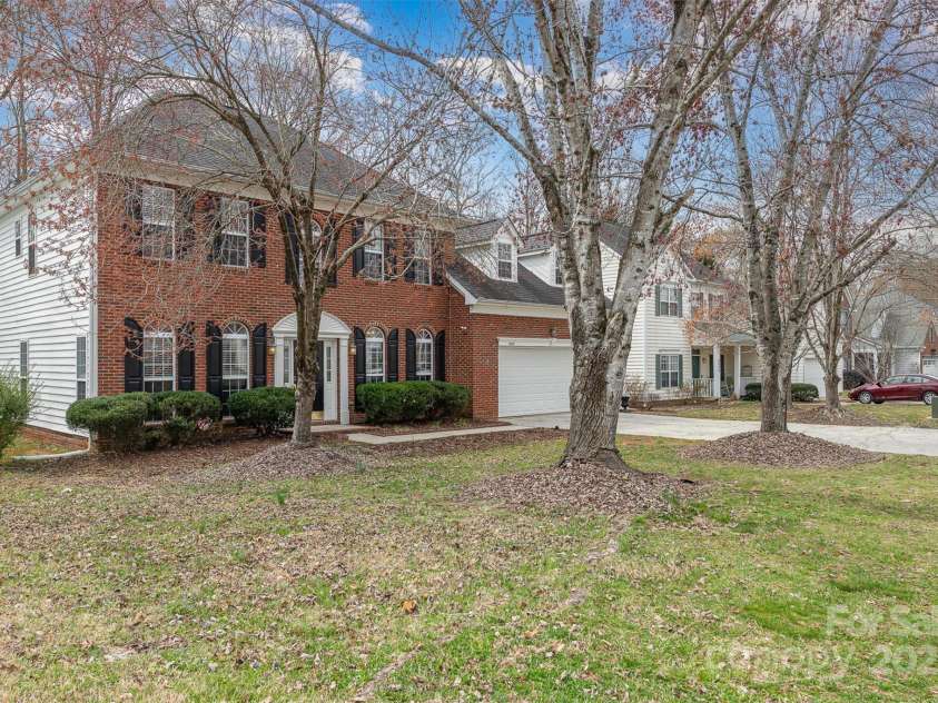 6654 Kingbird Court, Charlotte, NC 28215.  MLS# CAR4209188, YatesRealty ID 9144. 