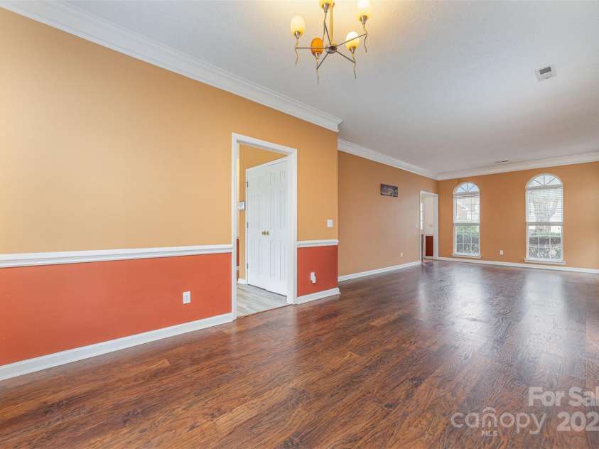 6654 Kingbird Court, Charlotte, NC 28215.  MLS# CAR4209188, YatesRealty ID 9144. 
