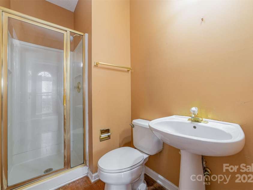 6654 Kingbird Court, Charlotte, NC 28215.  MLS# CAR4209188, YatesRealty ID 9144. 