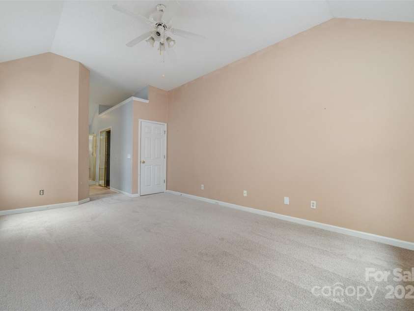 6654 Kingbird Court, Charlotte, NC 28215.  MLS# CAR4209188, YatesRealty ID 9144. 