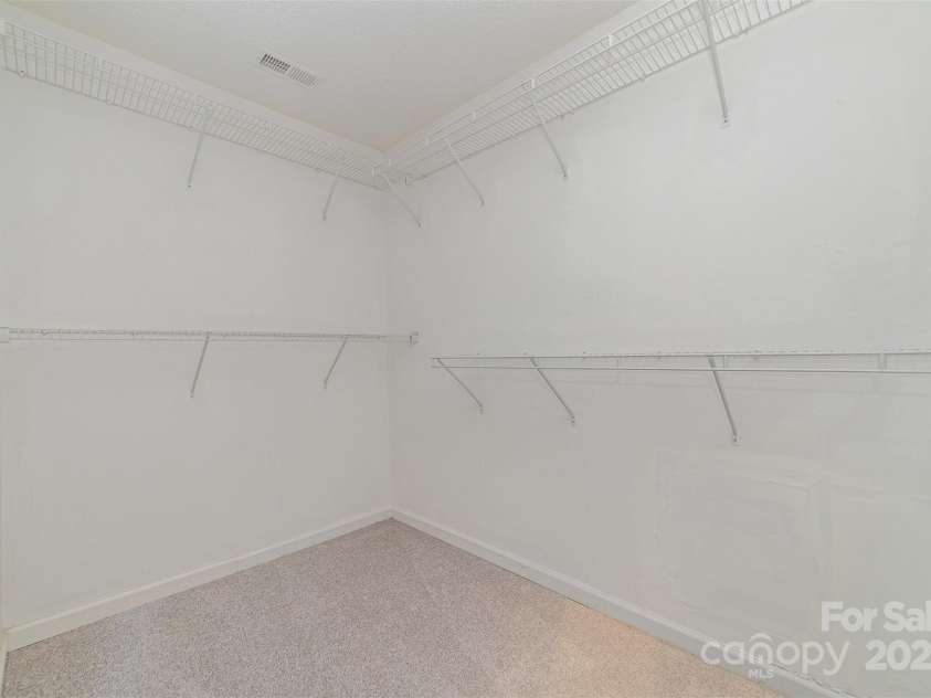 6654 Kingbird Court, Charlotte, NC 28215.  MLS# CAR4209188, YatesRealty ID 9144. 