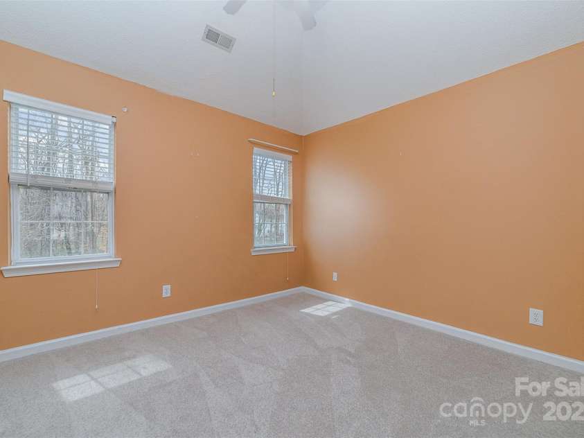 6654 Kingbird Court, Charlotte, NC 28215.  MLS# CAR4209188, YatesRealty ID 9144. 