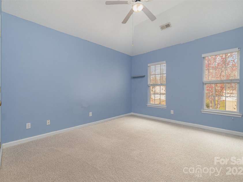 6654 Kingbird Court, Charlotte, NC 28215.  MLS# CAR4209188, YatesRealty ID 9144. 