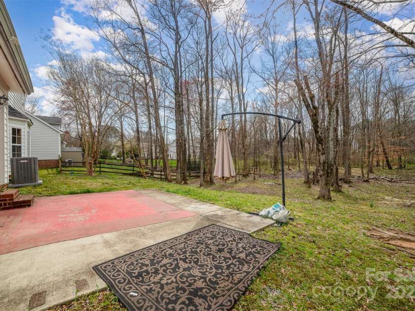 6654 Kingbird Court, Charlotte, NC 28215.  MLS# CAR4209188, YatesRealty ID 9144. 