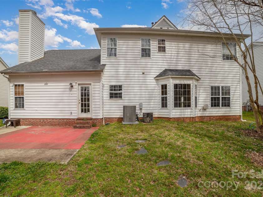 6654 Kingbird Court, Charlotte, NC 28215.  MLS# CAR4209188, YatesRealty ID 9144. 