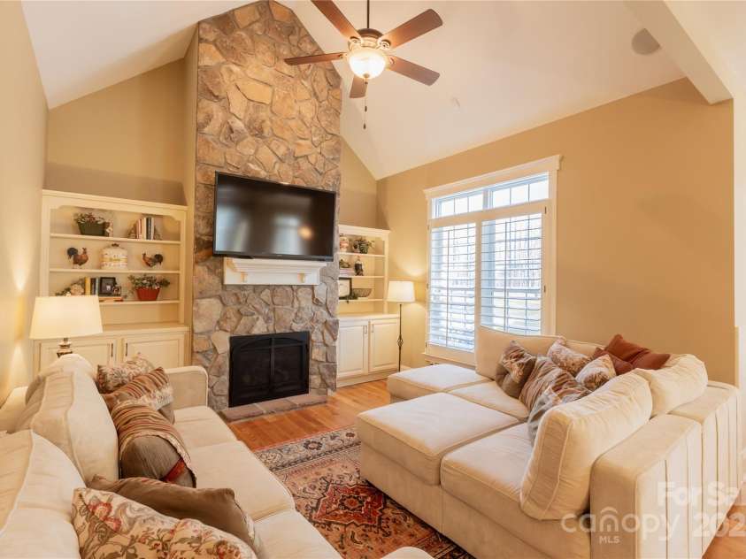 152 Bay Shore Loop, Mooresville, NC 28117.  MLS# CAR4286002, YatesRealty ID 9145. 