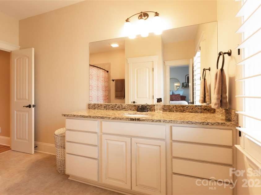 152 Bay Shore Loop, Mooresville, NC 28117.  MLS# CAR4286002, YatesRealty ID 9145. 