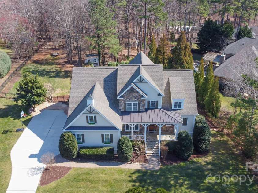 152 Bay Shore Loop, Mooresville, NC 28117.  MLS# CAR4286002, YatesRealty ID 9145. 