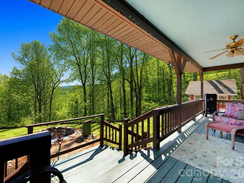 150 Sorghum Drive, Waynesville, NC 28785.  MLS# CAR4377176, YatesRealty ID 9146. 