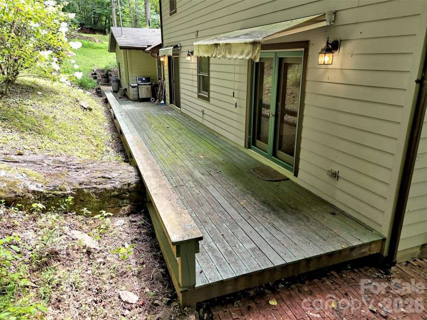 150 Sorghum Drive, Waynesville, NC 28785.  MLS# CAR4399884, YatesRealty ID 9146. 