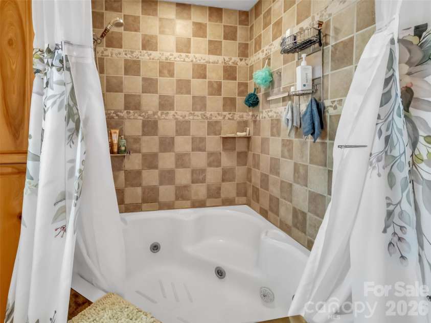 150 Sorghum Drive, Waynesville, NC 28785.  MLS# CAR4399884, YatesRealty ID 9146. 
