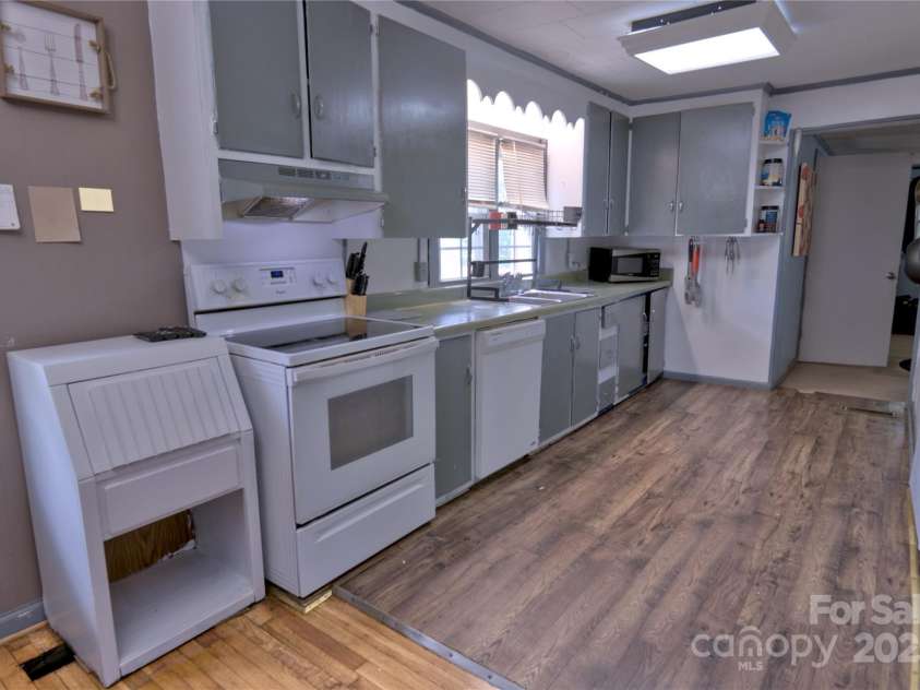 515 Upper Spencer Mountain Road, Stanley, NC 28164.  MLS# CAR4251683, YatesRealty ID 9146. 