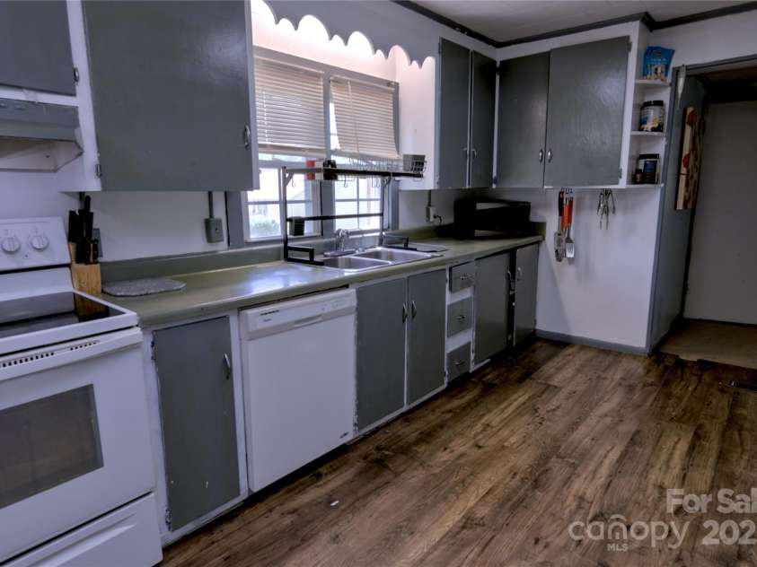 515 Upper Spencer Mountain Road, Stanley, NC 28164.  MLS# CAR4251683, YatesRealty ID 9146. 