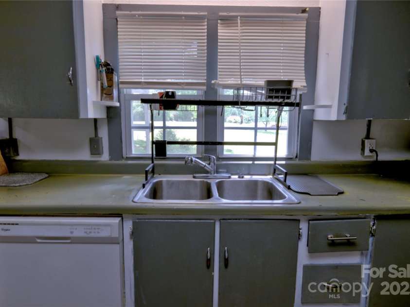 515 Upper Spencer Mountain Road, Stanley, NC 28164.  MLS# CAR4251683, YatesRealty ID 9146. 