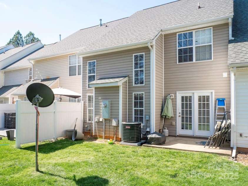 11907 Maria Ester Court, Charlotte, NC 28277.  MLS# CAR4222472, YatesRealty ID 9148. Backyard