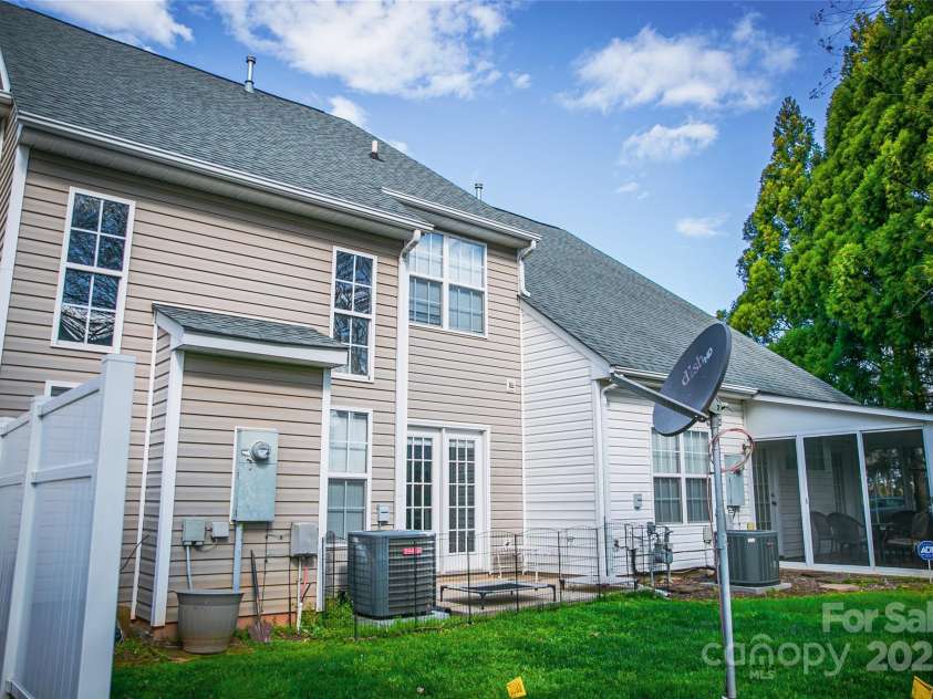 11907 Maria Ester Court, Charlotte, NC 28277.  MLS# CAR4222472, YatesRealty ID 9148. Backyard