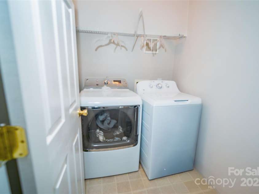 11907 Maria Ester Court, Charlotte, NC 28277.  MLS# CAR4222472, YatesRealty ID 9148. Laundry