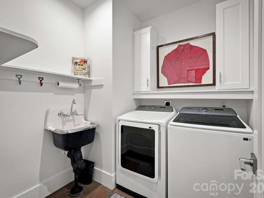 217 Sycamore Drive, Nebo, NC 28761.  MLS# CAR4364712, YatesRealty ID 9148. 