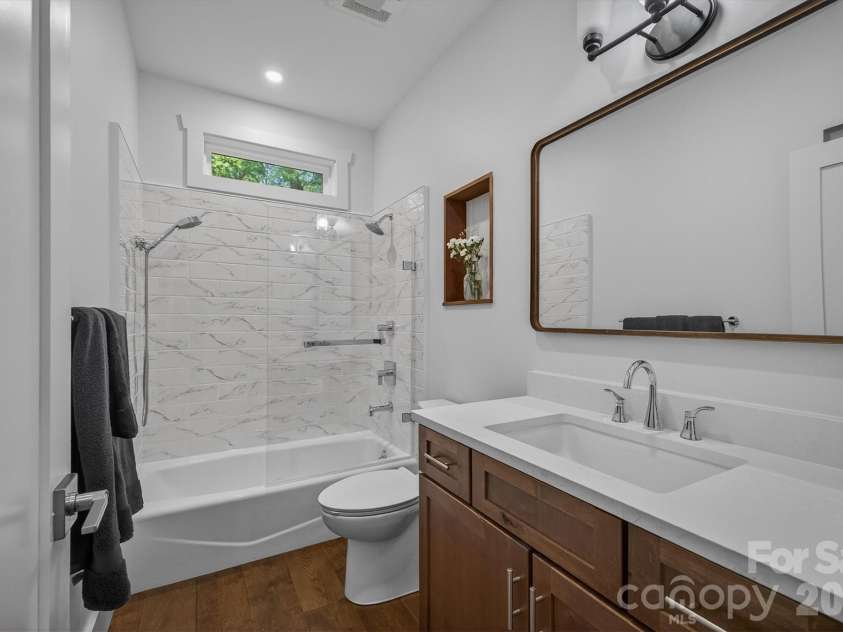 217 Sycamore Drive, Nebo, NC 28761.  MLS# CAR4364712, YatesRealty ID 9148. Full Bathroom Main Level