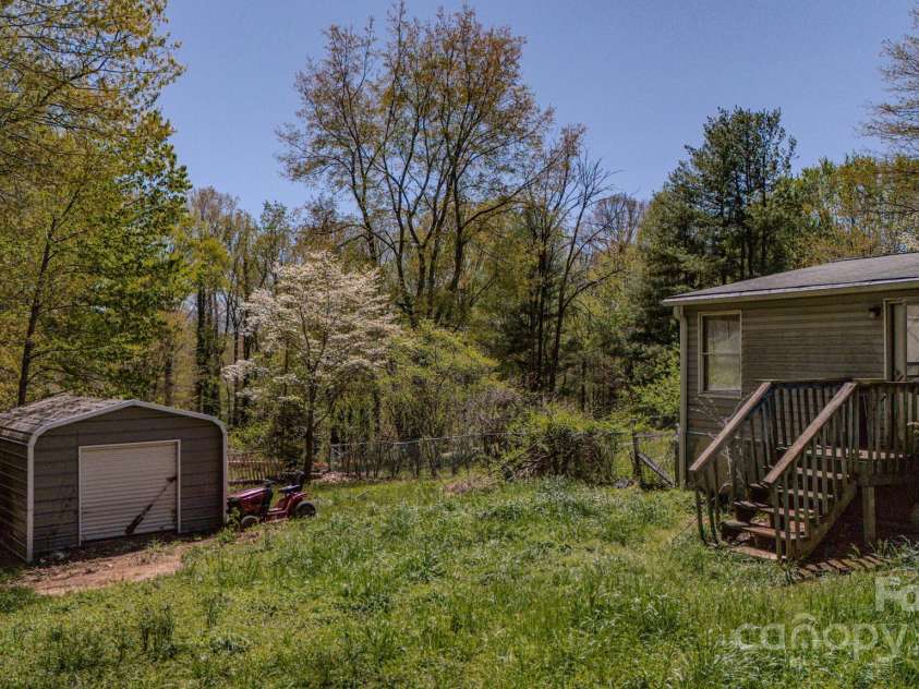 19 Blackberry Lane, Candler, NC 28715.  MLS# CAR4246905, YatesRealty ID 9149. 