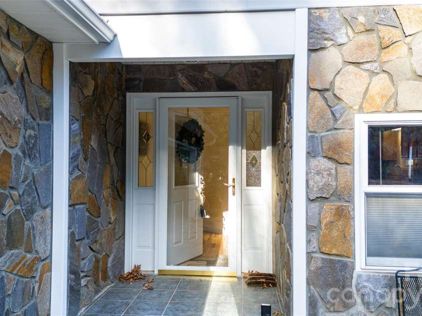 194 Ridgeview Drive, Whittier, NC 28789.  MLS# CAR4326824, YatesRealty ID 915. 
