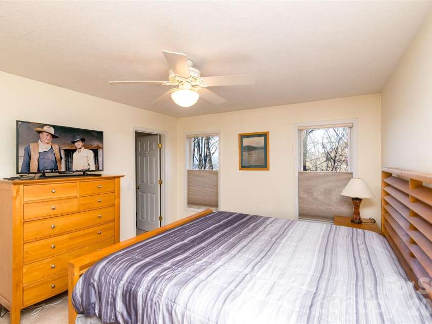 194 Ridgeview Drive, Whittier, NC 28789.  MLS# CAR4326824, YatesRealty ID 915. 