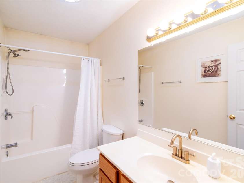 194 Ridgeview Drive, Whittier, NC 28789.  MLS# CAR4326824, YatesRealty ID 915. 
