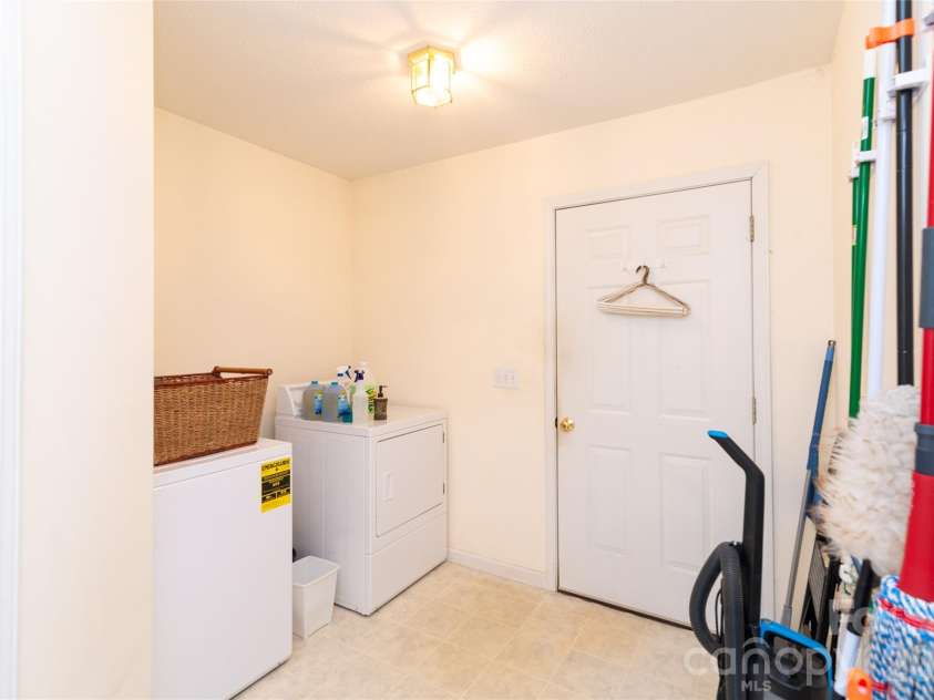194 Ridgeview Drive, Whittier, NC 28789.  MLS# CAR4326824, YatesRealty ID 915. 