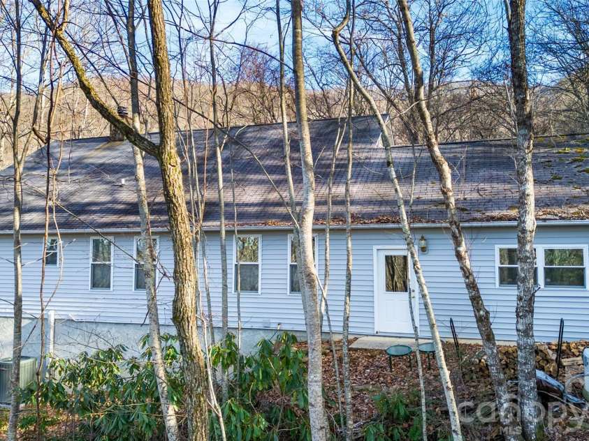 194 Ridgeview Drive, Whittier, NC 28789.  MLS# CAR4326824, YatesRealty ID 915. 