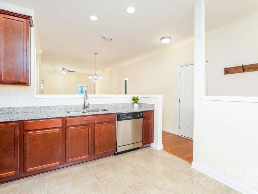 162 Limerick Road, Mooresville, NC 28115.  MLS# CAR4242807, YatesRealty ID 9150. Granite countertops