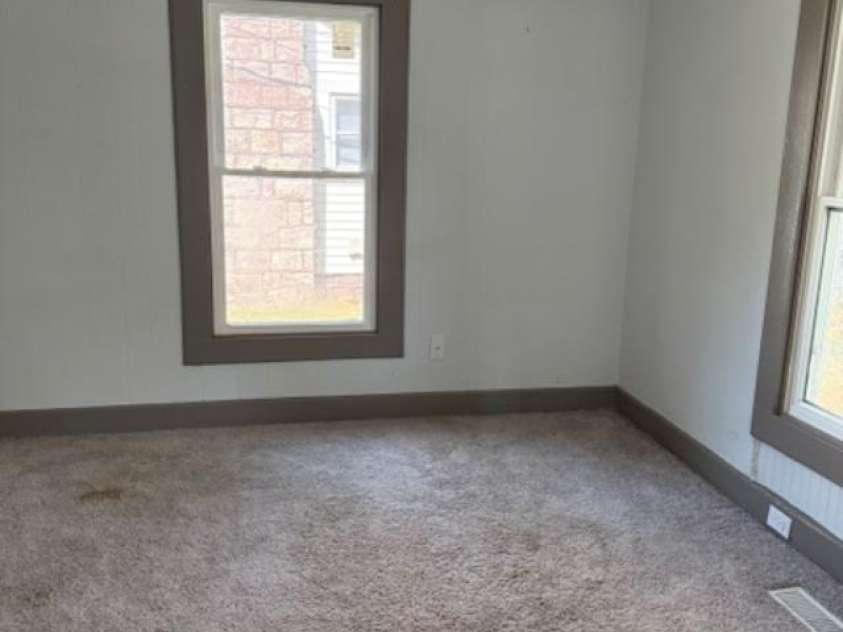 807 Carolyn Avenue, Kannapolis, NC 28083.  MLS# CAR4308585, YatesRealty ID 9150. 