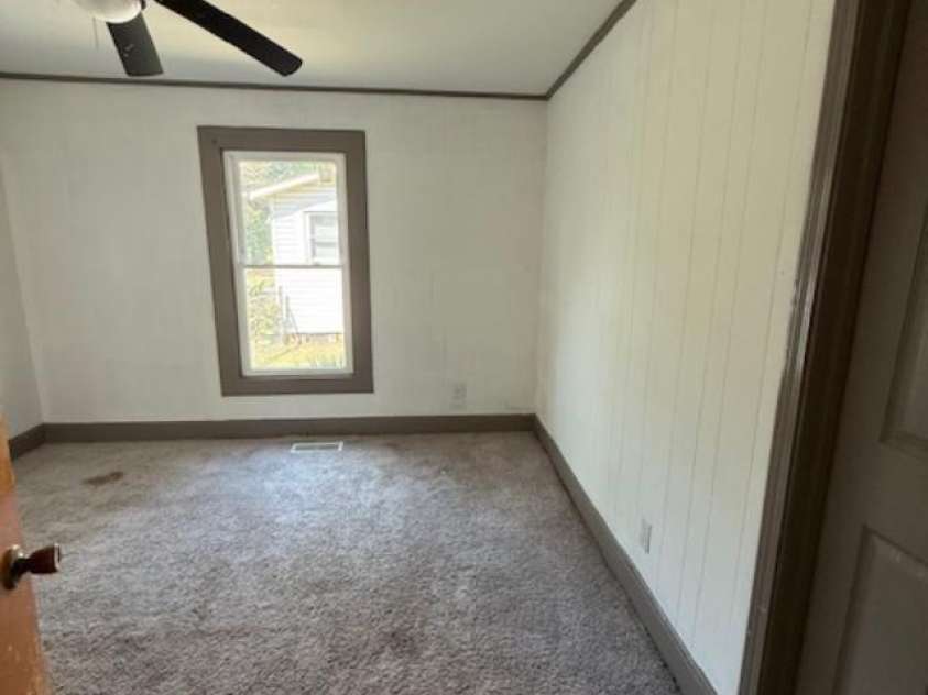 807 Carolyn Avenue, Kannapolis, NC 28083.  MLS# CAR4308585, YatesRealty ID 9150. 