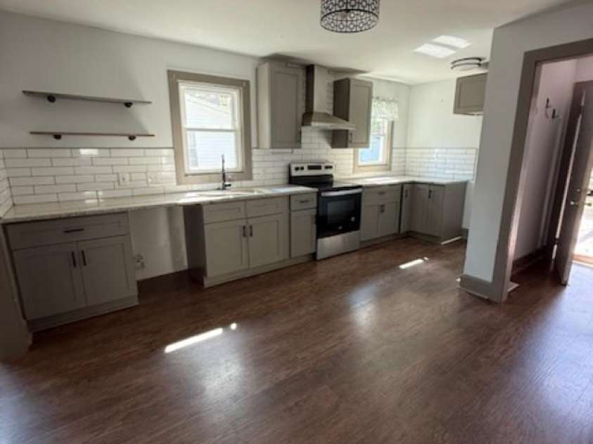 807 Carolyn Avenue, Kannapolis, NC 28083.  MLS# CAR4308585, YatesRealty ID 9150. 