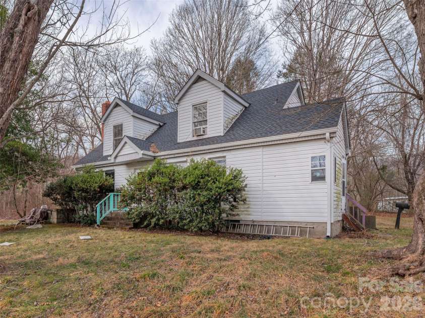 92 Mauney Cove Road, Waynesville, NC 28786.  MLS# CAR4334842, YatesRealty ID 9151. 