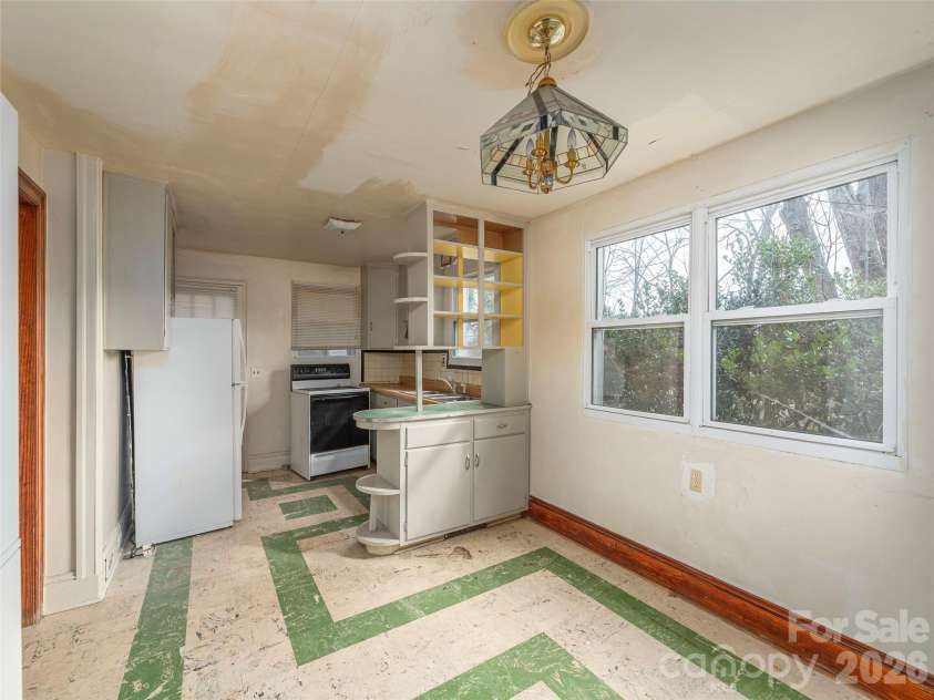 92 Mauney Cove Road, Waynesville, NC 28786.  MLS# CAR4334842, YatesRealty ID 9151. 