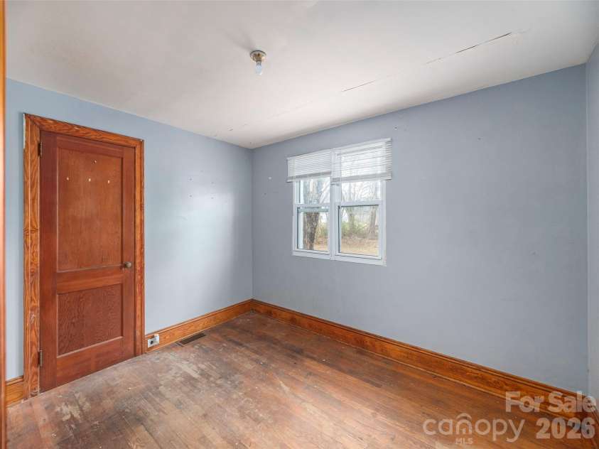 92 Mauney Cove Road, Waynesville, NC 28786.  MLS# CAR4334842, YatesRealty ID 9151. 