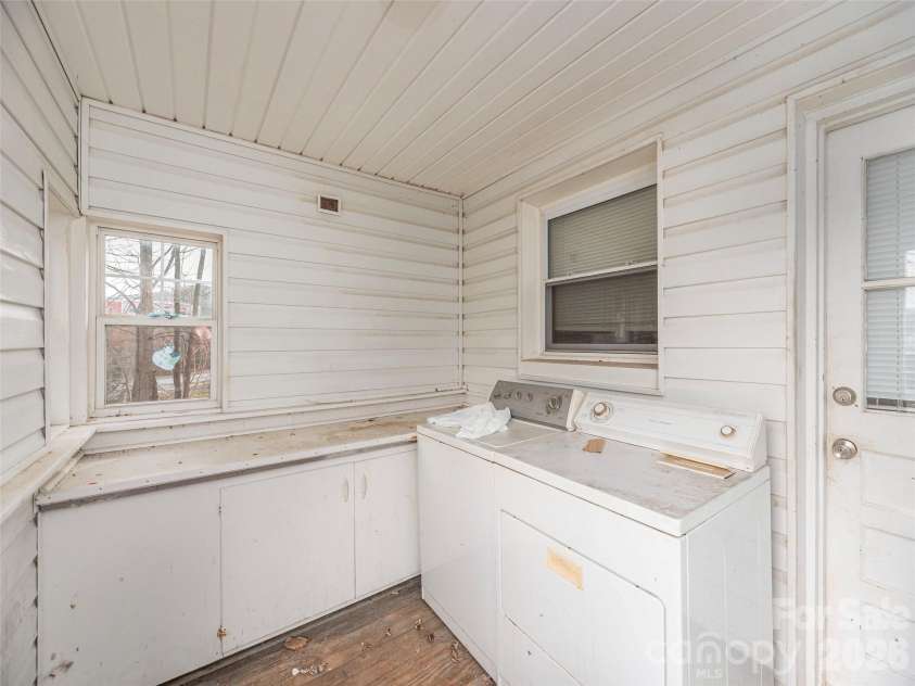 92 Mauney Cove Road, Waynesville, NC 28786.  MLS# CAR4334842, YatesRealty ID 9151. 