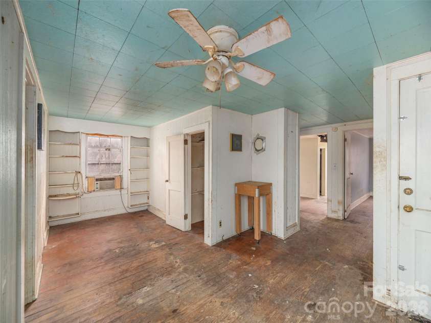 92 Mauney Cove Road, Waynesville, NC 28786.  MLS# CAR4334842, YatesRealty ID 9151. 
