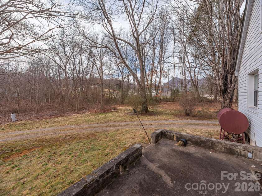 92 Mauney Cove Road, Waynesville, NC 28786.  MLS# CAR4334842, YatesRealty ID 9151. 