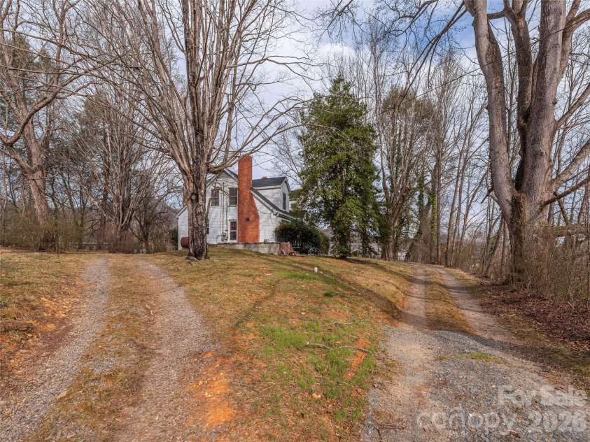 92 Mauney Cove Road, Waynesville, NC 28786.  MLS# CAR4334842, YatesRealty ID 9151. 