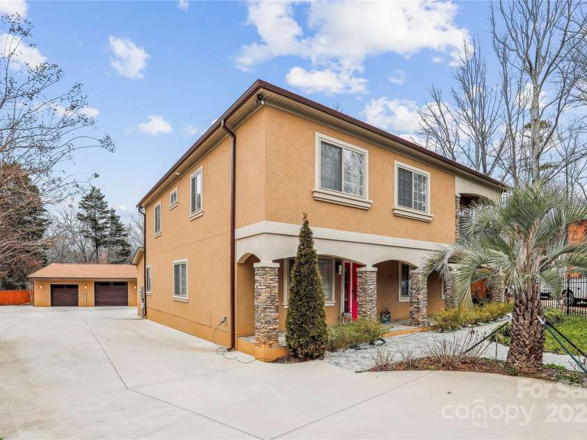 8104 Stem Court, Charlotte, NC 28227.  MLS# CAR4223686, YatesRealty ID 9153. 